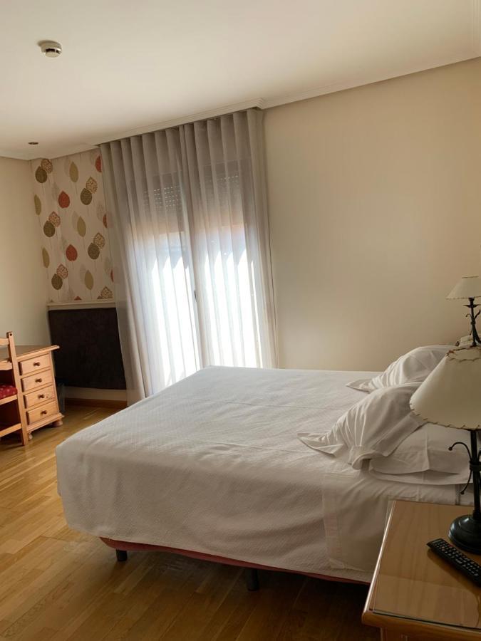 Hotel Villegas Valencia de Don Juan Exteriör bild