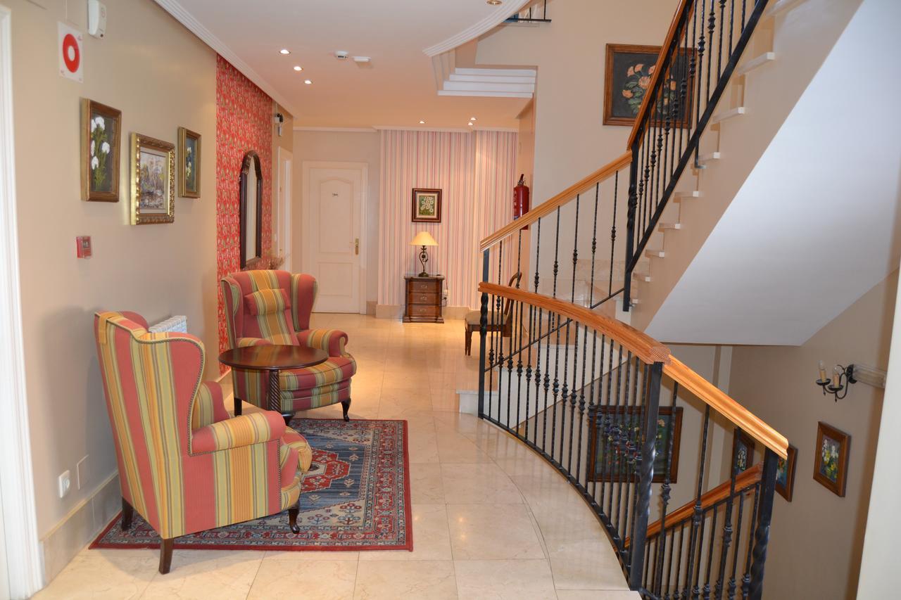 Hotel Villegas Valencia de Don Juan Exteriör bild