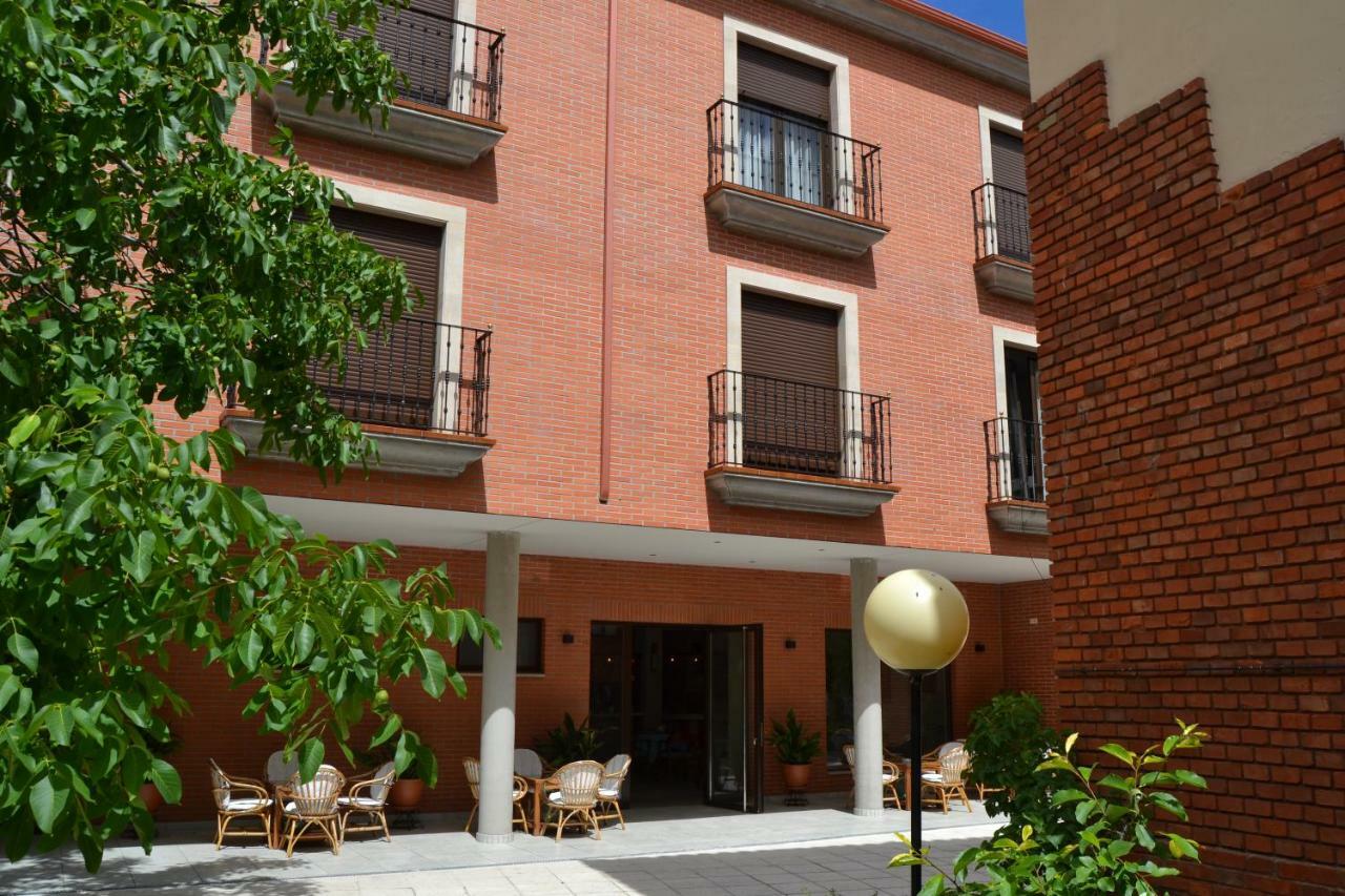 Hotel Villegas Valencia de Don Juan Exteriör bild